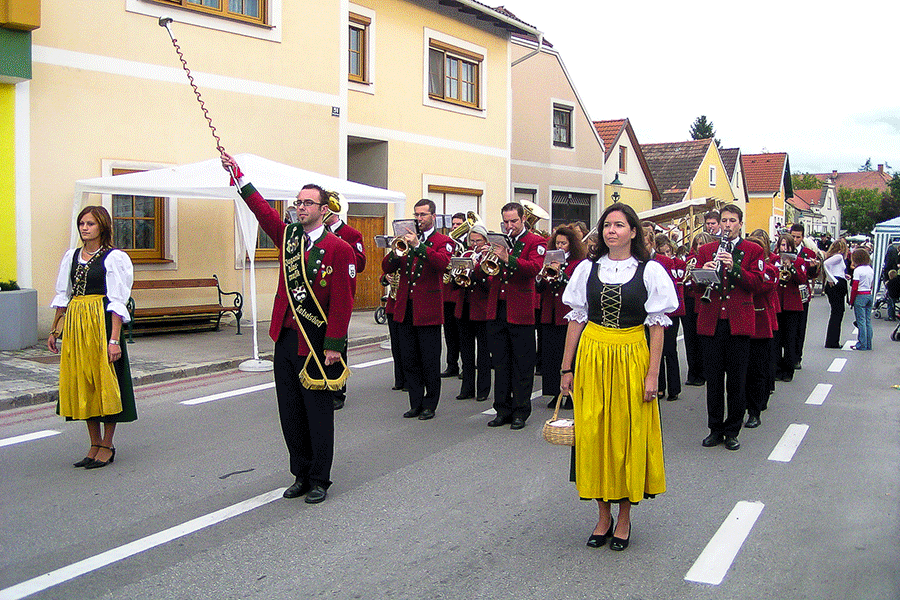 06. August 2005 - Laurenzikirtag-Samstag - BLAMUKA Katzelsdorf spielt zum Kirtagseröffnung auf