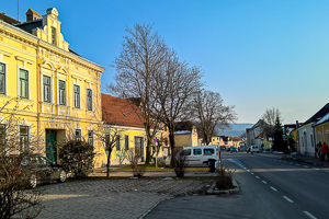 Bildvergleich - Hauptstraße von Nolz in Blickrichtung Süden (Gemeinde)
